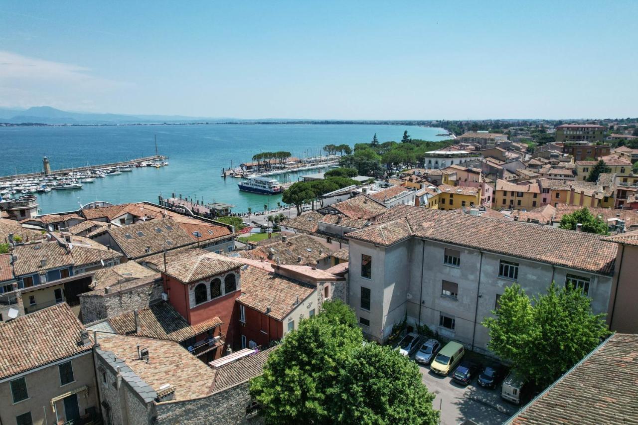 Steps From The Lake - Charme In The Inner City Desenzano del Garda Zewnętrze zdjęcie
